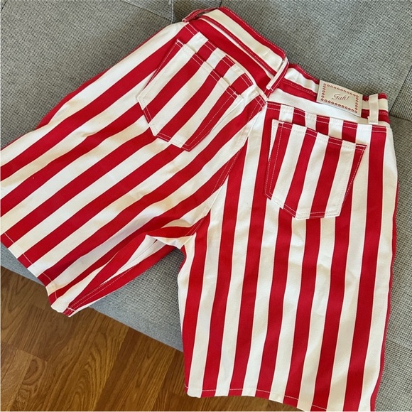 Lisa Says Gah Shiloh Red and Cream Striped Shorts Size 8 - Picture 4 of 6